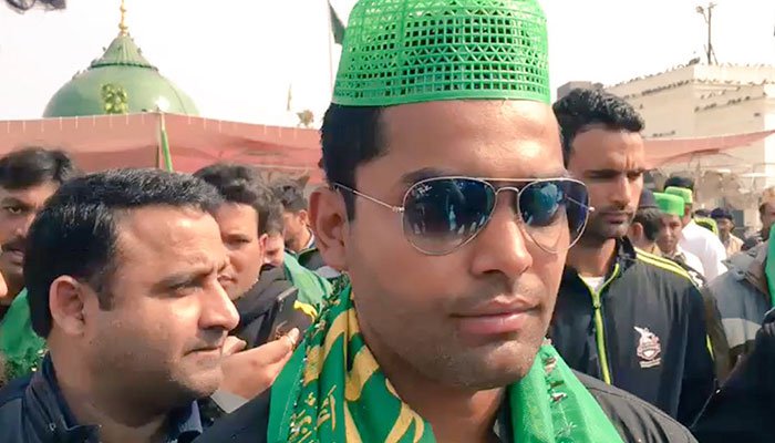 لاہور قلندرز کے کھلاڑیوں، ٹیم منجمنٹ کی داتا دربار حاضری