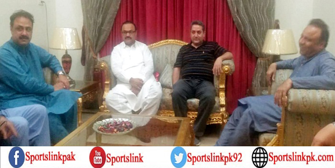 ڈائریکٹر جنرل سپورٹس پنجاب ندیم سرور سے پاکستان فٹ بال فیڈریشن کے وفد کی ملاقات