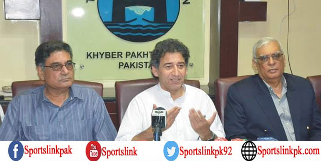 باکسنگ مڈل ویٹ ورلڈ ٹائٹل کے لیے کینیلو الویرز نے جیکبز کو ناکوں چنے چبوا دیئے