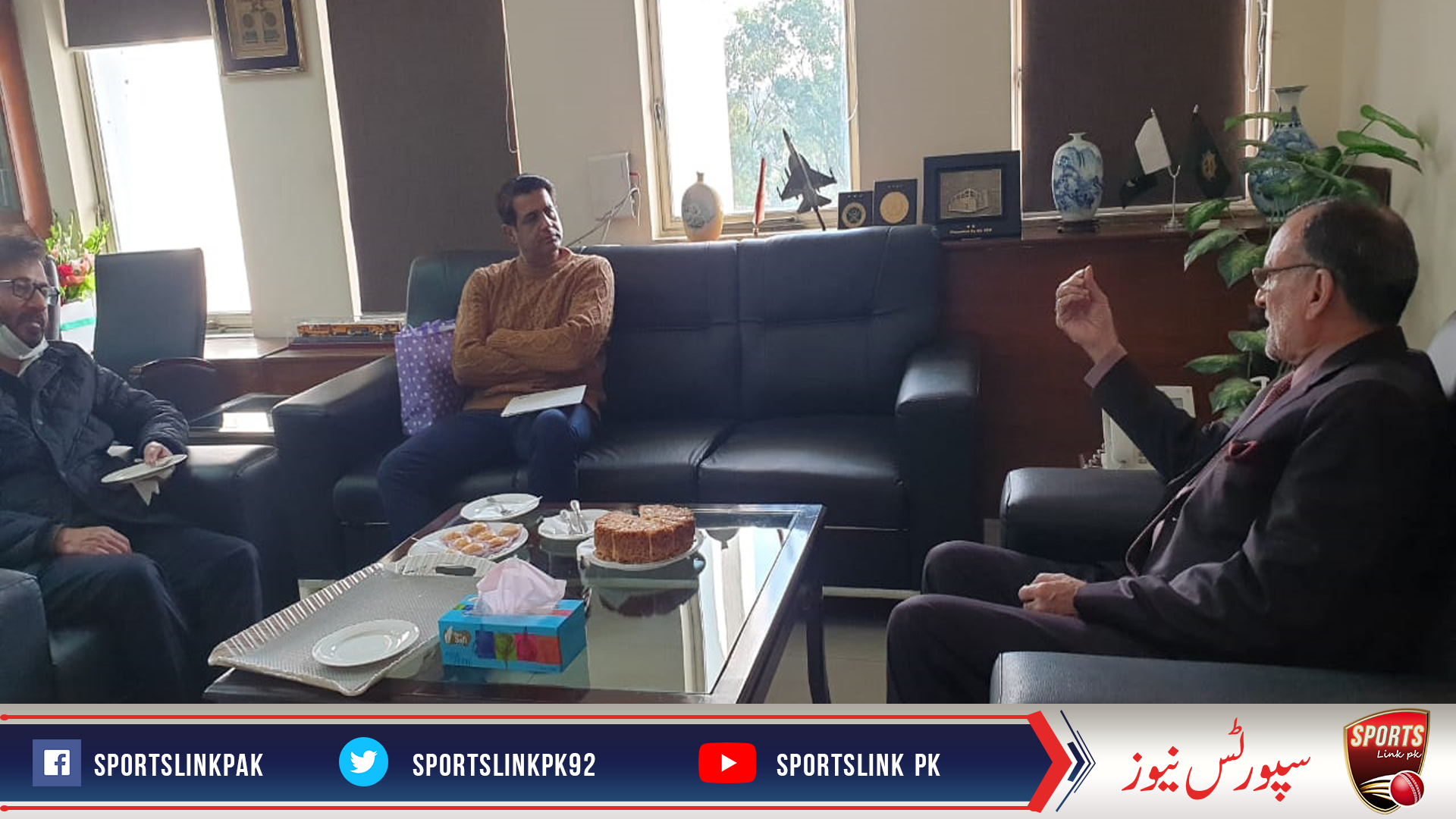 پاکستان ہاکی فیڈریشن کے سیکرٹری اولمپئن آصف باجوہ کی وفاقی وزیر ریلوے اعظم خان سواتی سے ملاقات