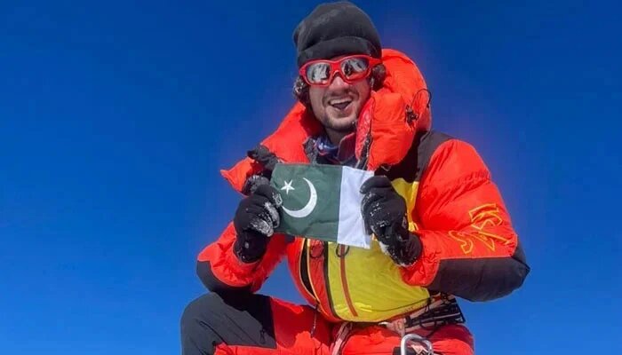 نانگاپربت سر کرنے کے بعد لاپتہ ہونے والے شہروز کاشف کا پتہ چل گیا