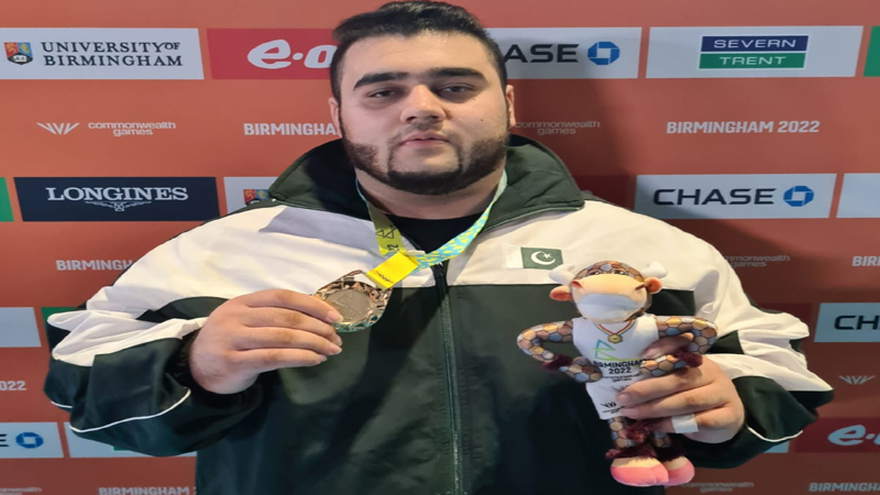 کامن ویلتھ گیمز، پاکستان کے ویٹ لفٹر نوح دستگیر بٹ نے تاریخ رقم کرتے ہوئے طلائی تمغہ جیت لیا