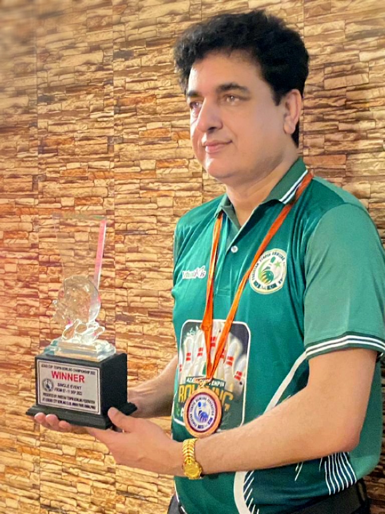 آزادی ٹین پن بائولنگ چیمپئین شپ میں مینز سنگلز کا ٹائٹل اعجاز الرحمن نے جیت لیا۔