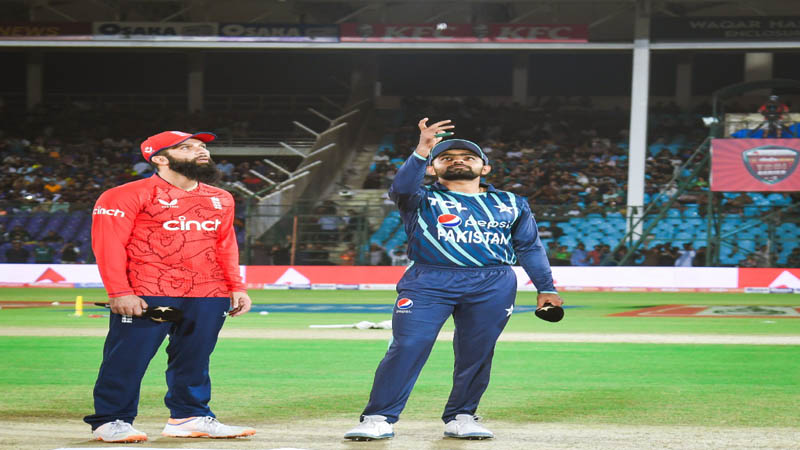 چوتھا ٹی ٹوئنٹی، معین علی کا ٹاس جیت کر فیلڈنگ کا فیصلہ، دھانی اور حیدر علی ڈراپ