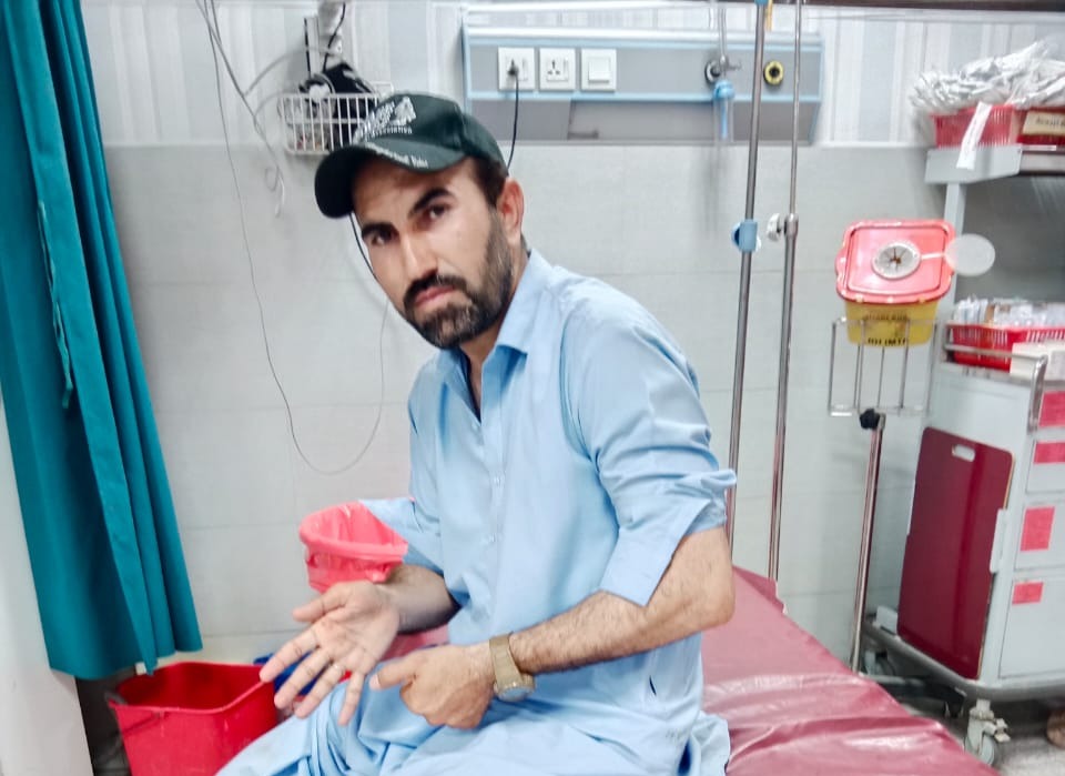 وانا سے تعلق رکھنے والے انٹرنیشنل فٹ بالر نعیم اللہ وزیر پر تین افراد کی تشدد کی ویڈیو وائرل