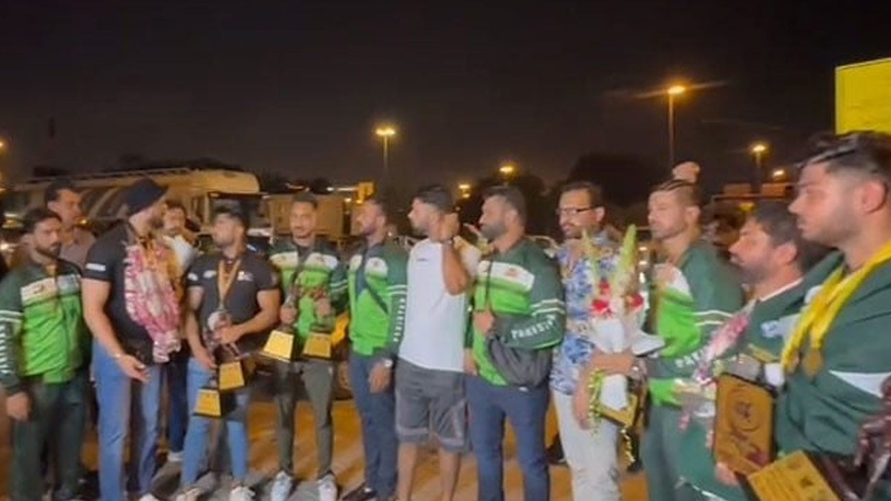 ایشیا باڈی بلڈنگ چیمپئن شپ میں شرکت کے بعد پاکستانی تن ساز وطن واپس پہنچ گئے