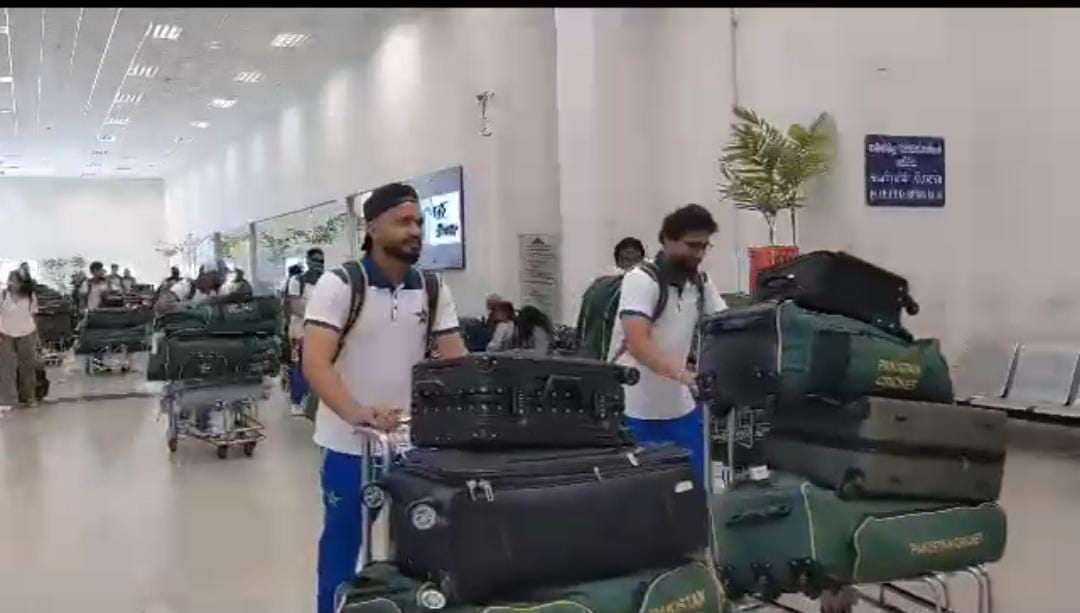 قومی کرکٹ ٹیم کولمبو پہنچ گئی