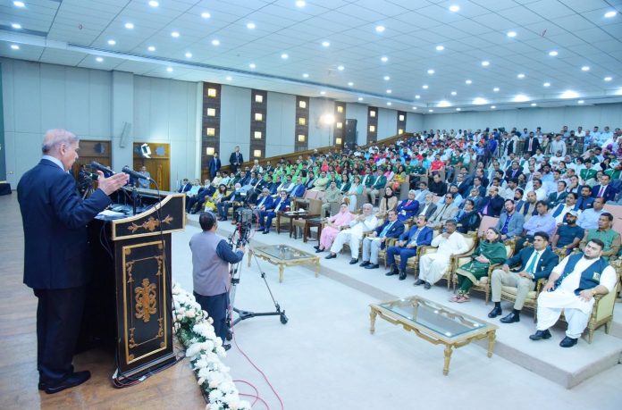 کھیلوں کے شعبے کے لئے 5 ارب روپے مختص کئے ہیں ; وزیراعظم شہبازشریف