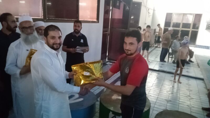 پشاور کے عادل خان سوئمنگ پول میں چودہ اگست کے حوالے سے مقابلوں کاانعقاد.