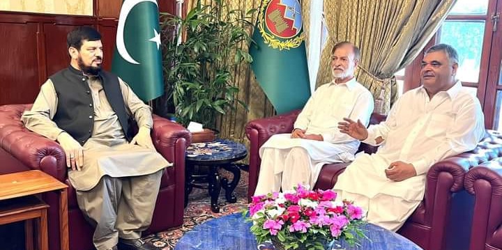 ہاکی لیڈرز کا خصوصی میچ اور گورنر سے ملاقات ; لالہ ایوب ہاکی اسٹیڈیم کا دورہ.