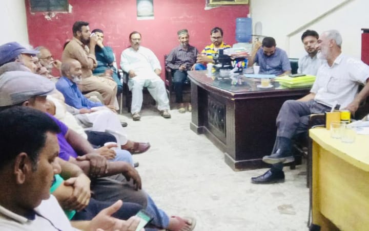 فرینڈز فٹبال کلب کے وفد کی چئیرمین گلبرگ ٹاؤن فاروق نعمت اللّٰہ سے ملاقات.