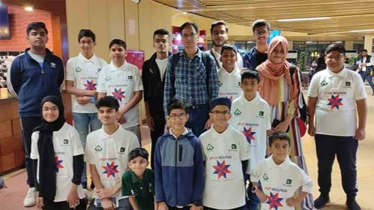 ورلڈ یوتھ سکریبل چیمپئن شپ ;  پاکستان کی 11 رکنی سکریبل ٹیم کراچی سے تھائی لینڈ روانہ ہوگئی۔