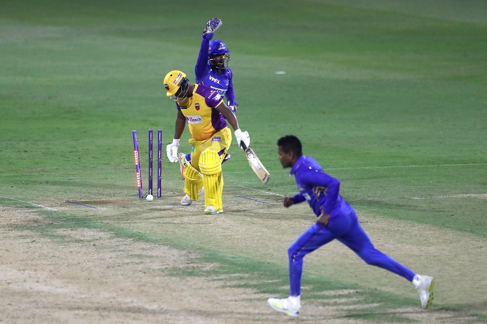عقیل حسین کی شاندار کارکردگی، ایم آئی ایمریٹس 106 رنز سے فاتح
