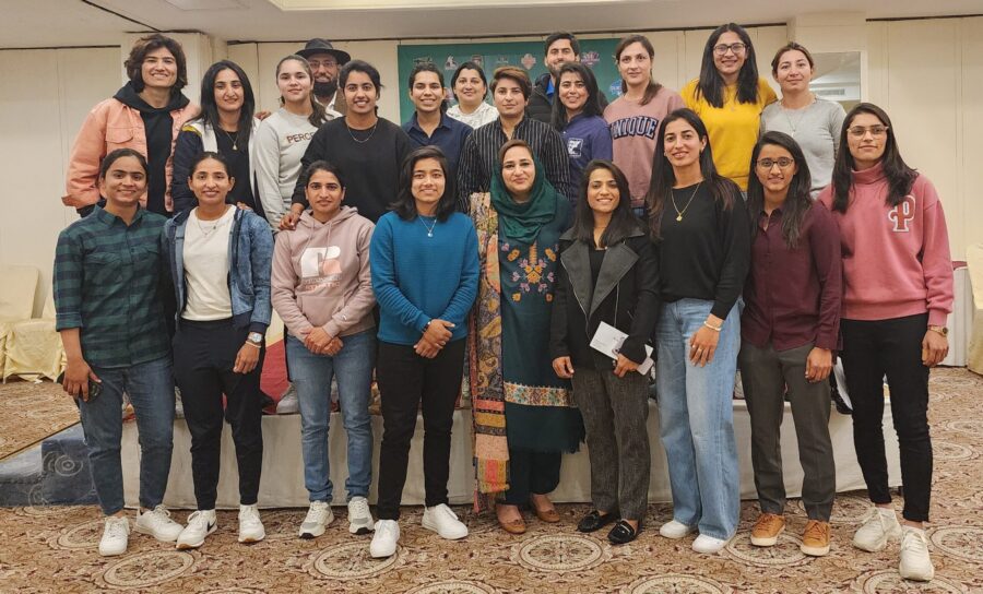 پاکستان ویمنز کرکٹ ٹیم کے اعزاز میں عشائیہ ؛ کھلاڑیوں اور منیجمنٹ کی شرکت۔
