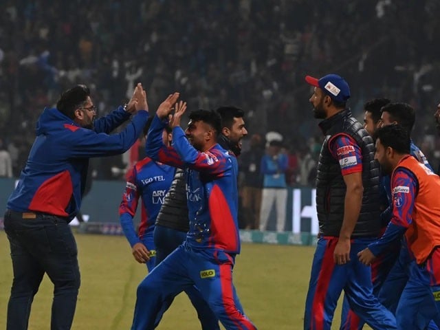 پی ایس ایل 9 ; کراچی کنگز نے پشاور زلمی کو 7 وکٹوں سے شکست دے دی۔