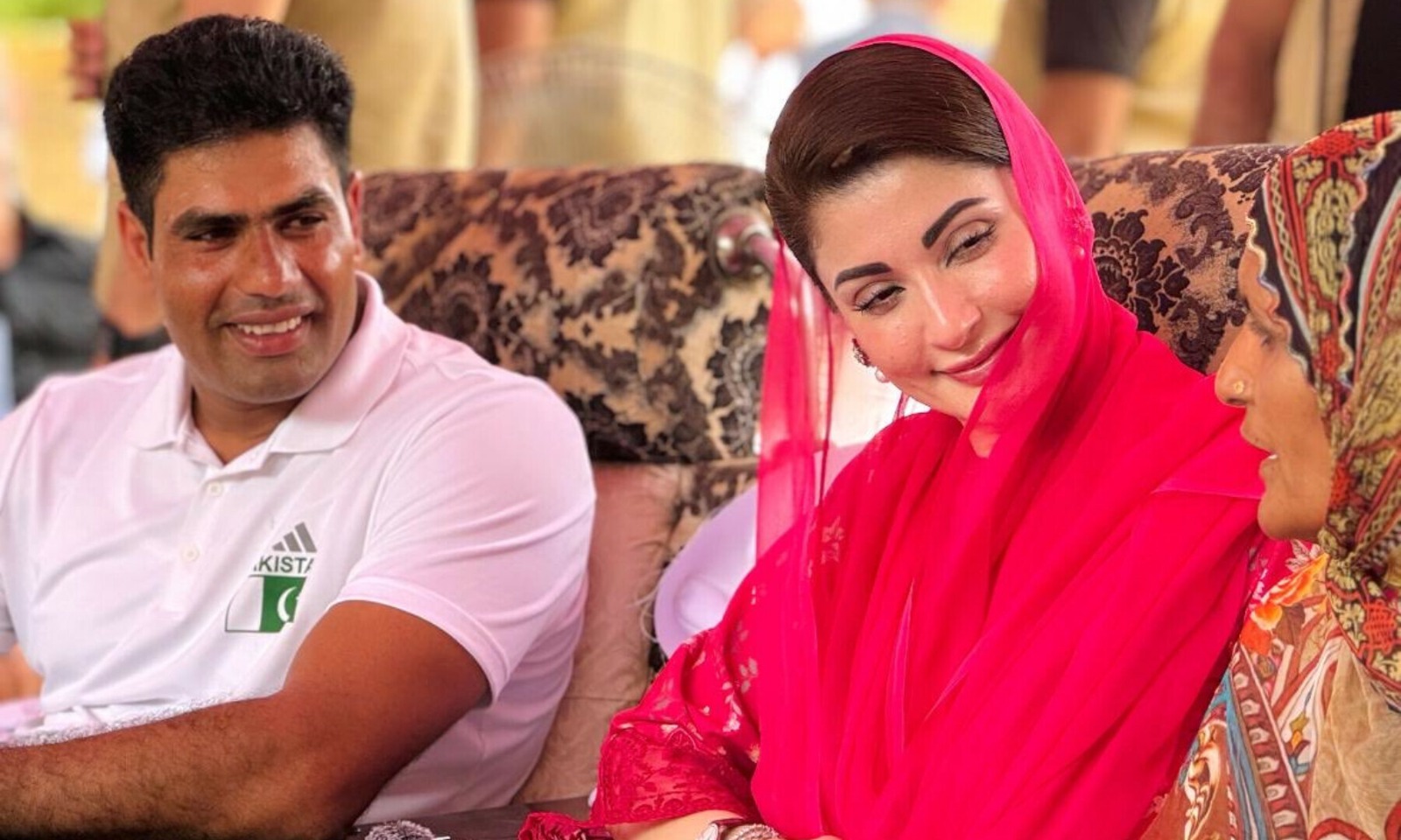 وزیراعلیٰ پنجاب مریم نواز کی ارشد ندیم سے ملا قات ، 100 ملین روپے کا انعام دیا