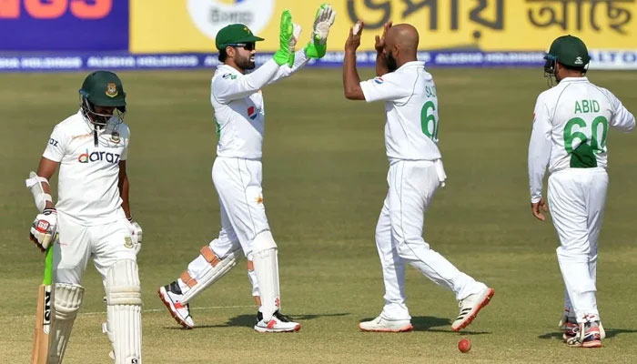 بنگلادیش کے خلاف ٹیسٹ سیریز کے لیے 17 رکنی پاکستانی اسکواڈ کا اعلان