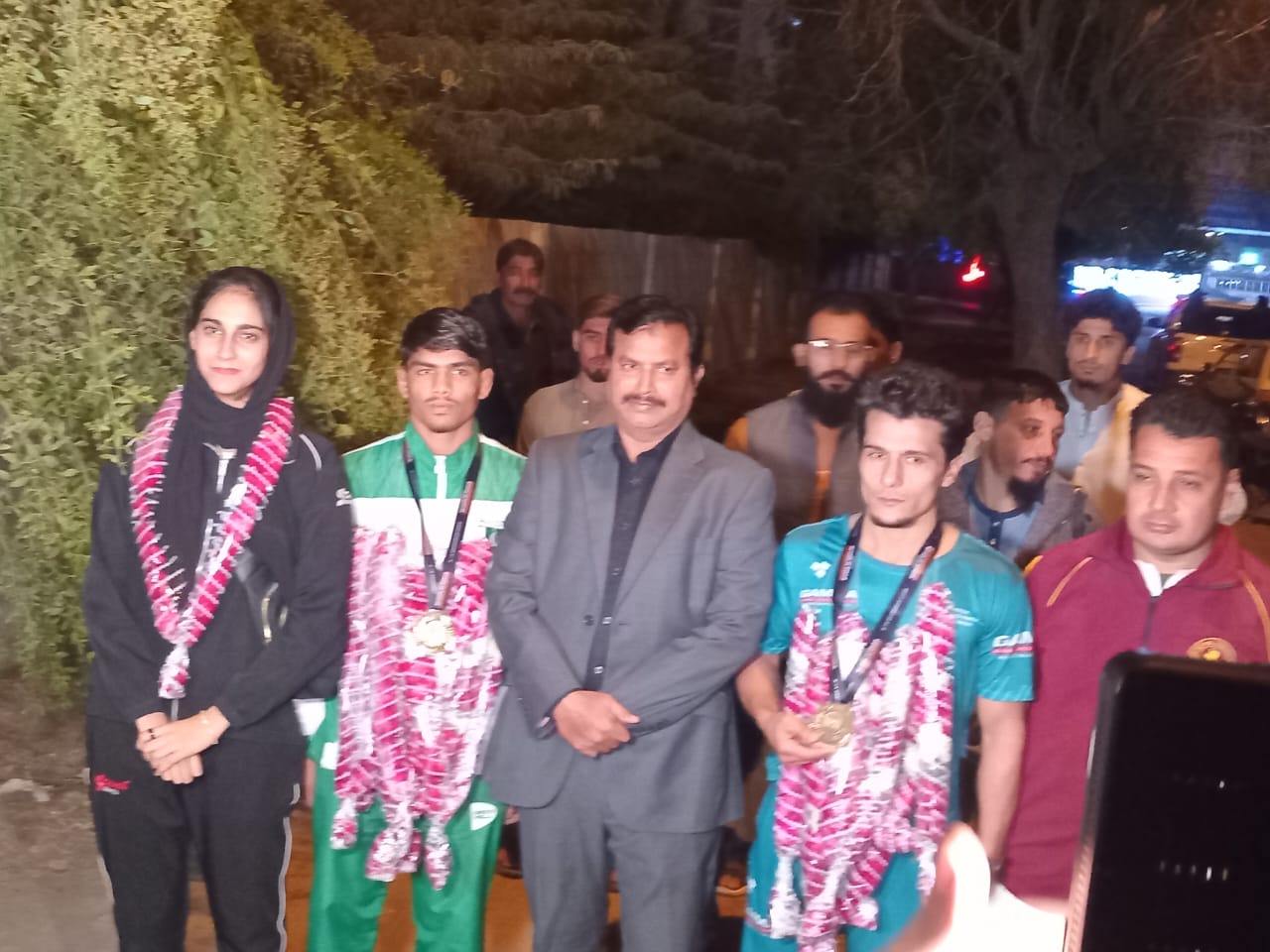 پاکستانی ایم ایم اے اسٹارز کا کراچی ایئرپورٹ پر شاندار استقبال