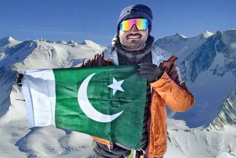 پاکستانی کوہ پیما اسد علی نے دنیا کی سرد ترین چوٹی سر کرلی