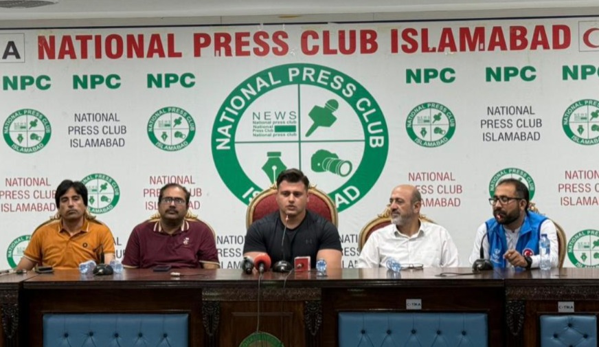 پاکستانی نوجوانوں کی تربیت کرنا اپنے لئے اعزاز سمجھوں گا، ریسلر رضا قالب