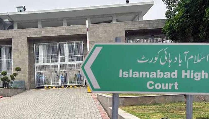 اسلام آباد ہائیکورٹ نے وفاقی دارالحکومت میں کرکٹ اور فٹبال گرائونڈز کی نیلامی کو روک دیا