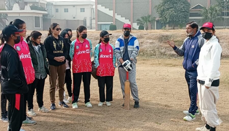 خیبرپختونخوا میں خواتین کرکٹ کا مستقبل روشن ہے،  عرفان الدین بابو