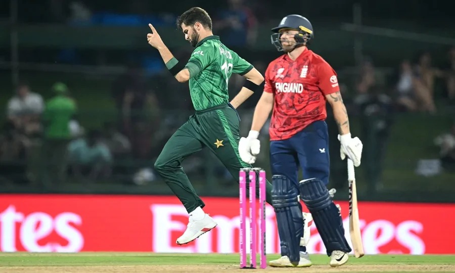 انگلینڈ سے شکست، شاہین آفریدی نےہار کا ملبہ بیٹرز پر ڈال دیا