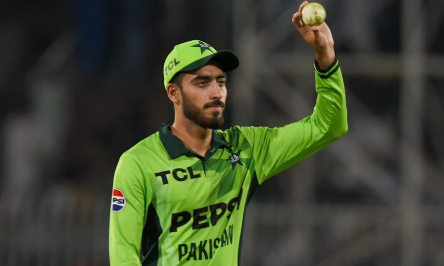 عرفات منہاس ون ڈے ڈیبیو میں 5 وکٹیں لینے والے پاکستان کے پہلے بولر بن گئے