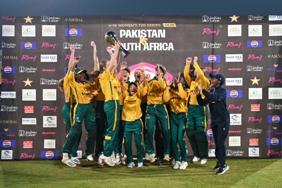 جنوبی افریقہ ویمنز انڈر 19 نے پاکستان کو ہرا کر سیریز 3-2 سے جیت لی.
