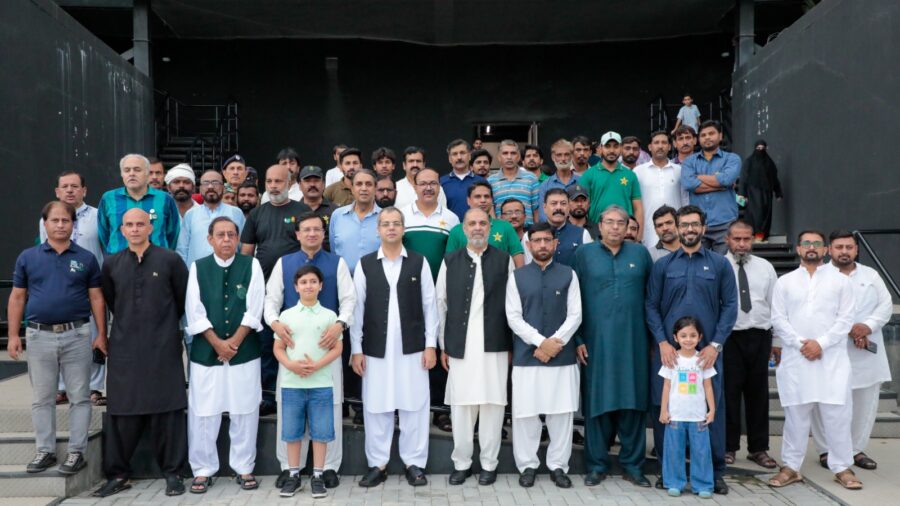 پی سی بی میں جشنِ آزادی؛ قذافی اسٹیڈیم قومی پرچم کے رنگ میں رنگ گیا